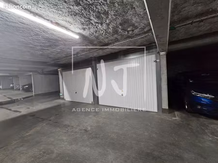 parking/box 1 pièce 9 m²