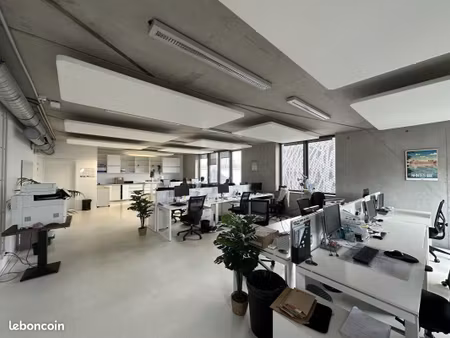 bureaux 216 m²