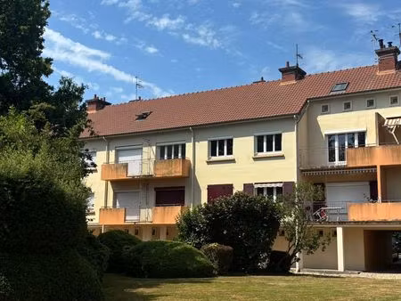 appartement à finir de rénover. centre ville nd gravenchon. 5 pièces. 100 m²