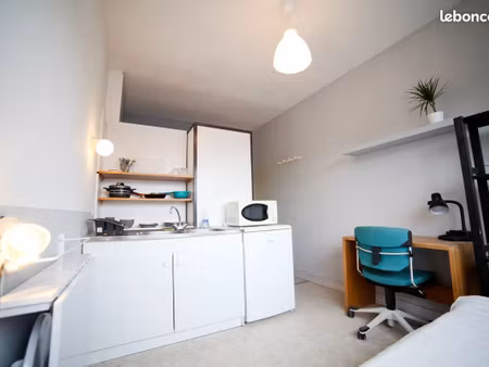 chambre meublée en résidence étudiante sécurisée – gardien - laverie - parking - proche li