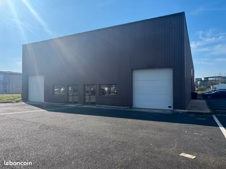 local d'activité 268 m²