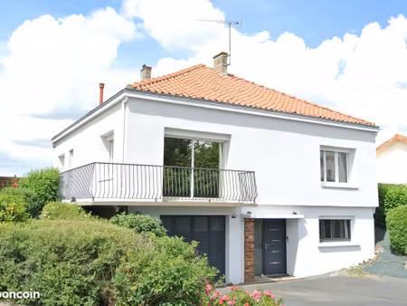 pavillon 3 ch garage sur 700 m² de terrain environ