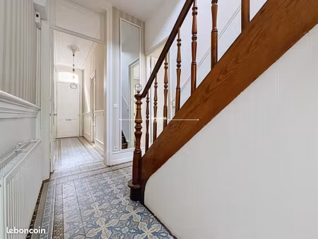 maison 9 pièces 231 m²