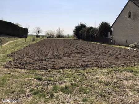 terrain 820 m² marquion