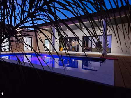 villa contemporaine + dépendance