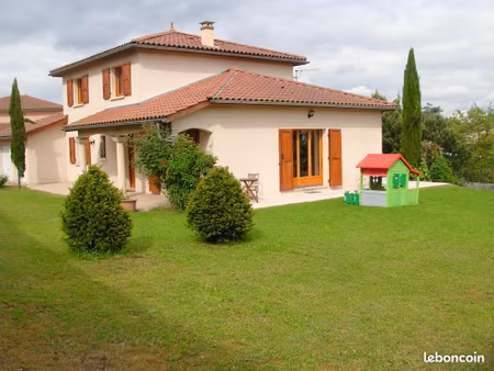 69290 craponne grande villa au calme sur 1000m2 terrain