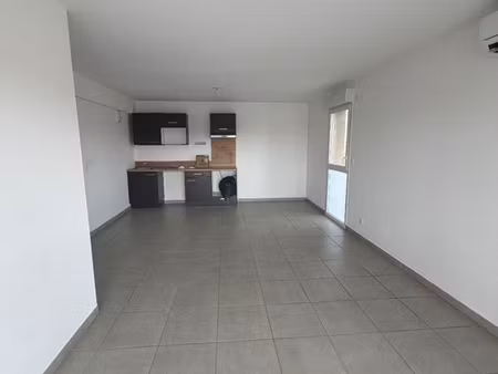 magnifique appartement t3 + 1 place en garage + 1 place en extérieur