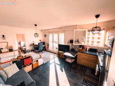 location studio centre ville d’aix les bains