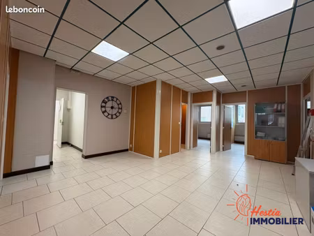 appartement 1 pièce 131 m²