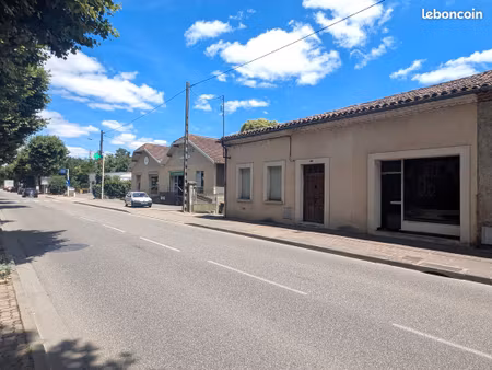 local 145 m² aménageable – auch (bd sadi carnot