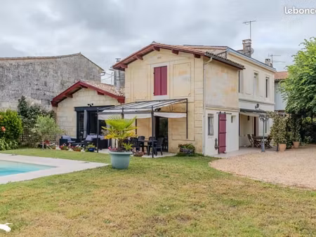 maison 7 pièces 250 m²