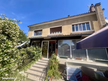 propriété 6 pièces 228 m²