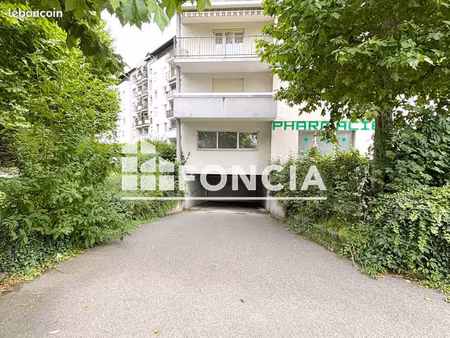 parking 10 m² voiron