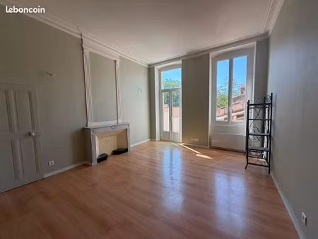 appartement 3 pièces 55 m²
