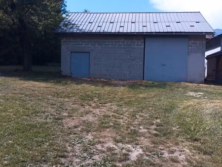 terrain constructible avec hangar sainte marie de cuines