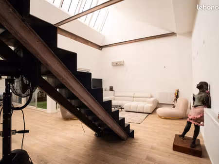 loft/atelier/surface 5 pièces 129 m²