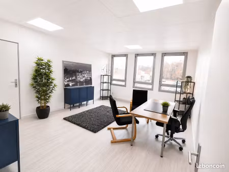 bureaux rénovés 20 & 30 m² / parking  électricité et charges inclus