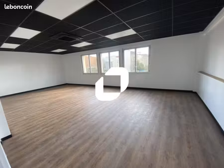bureau 120 m²