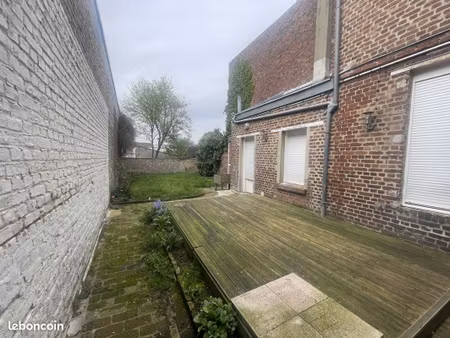 maison 8 pièces 136 m²