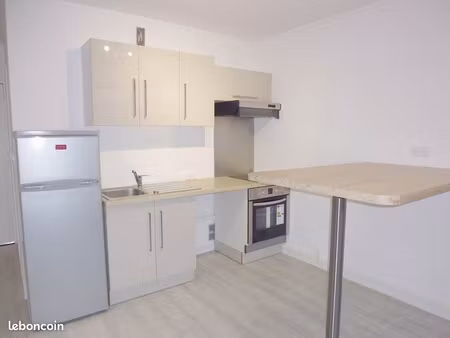 studio 1 pièce 28 m²
