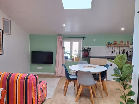 studio court séjour avec terrasse partagée