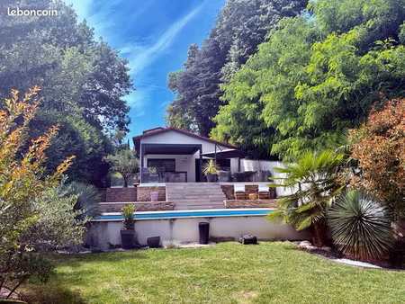 villa neyron le haut