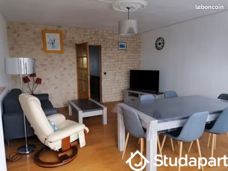 chambre 1 pièce 11 m²