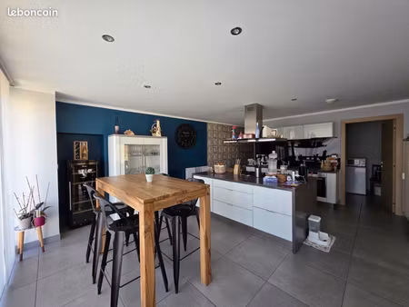 appartement 4 pièces 147m2