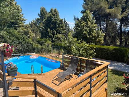 villa au calme avec piscine et jaccuzi