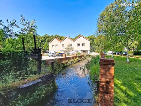 immeuble 19 pièces 1400 m²