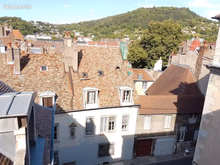 studio lumineux tout équipé cœur de ville