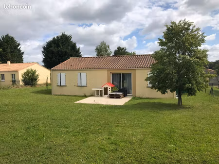 a louer coulombiers maison plein pied 3 chambres proche école et commerces