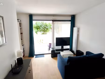 appartement t2 avec terrasse  jardinet et garage – la rochelle