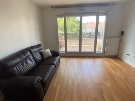 t2 meublé récent avec balcon et box – résidence 2015 – châtenay-malabry (92290)