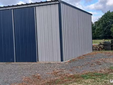 a louer bâtiment avec terrain