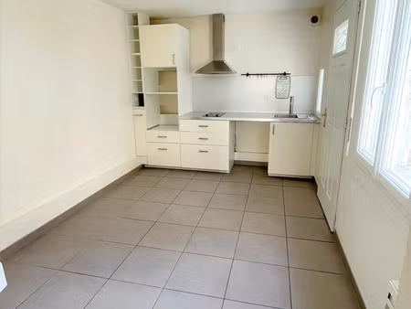 appartement t4 à soissons  à 2 pas du lycée st vincent de paul et 5 minutes du centre à pi