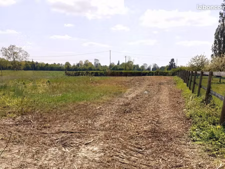 terrain constructible et viabilisé 17 000 m2