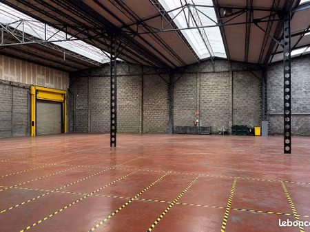 entrepôt 890 m² lille
