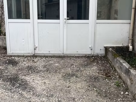 local de stockage 93 m2