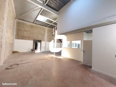 local d'activité 185 m²
