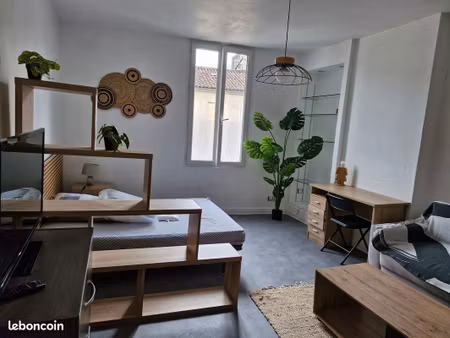 loue t1 bis meublé cognac en face du jardin public