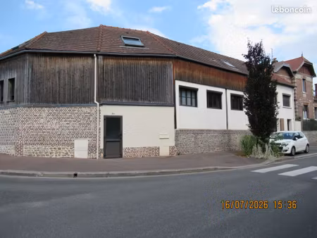 a louer à neufchatel-en-bray appartement f3 duplex lumineux et meuble de 67 m² au 1er etag