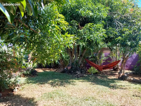 maison terre sainte avec jardin