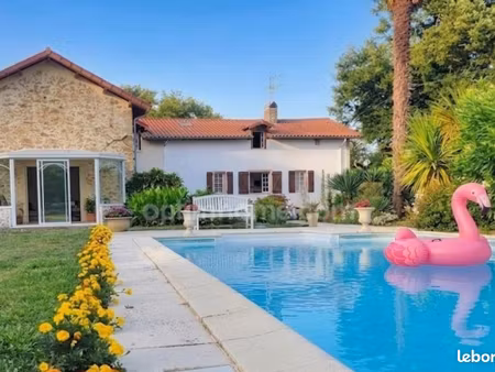 maison 10 pièces 300 m²