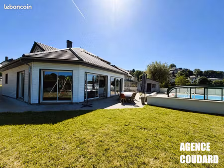 maison 7 pièces 198 m²