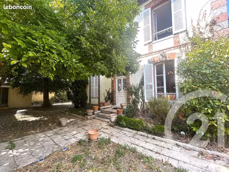 montargis coeur de ville maison bourgeoise de 166 m² hab avec terrain de 596 m²