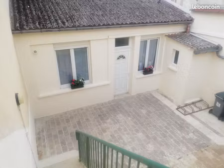 f1 bis quartier cernay à la location