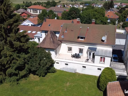 maison 10 pièces 215 m²