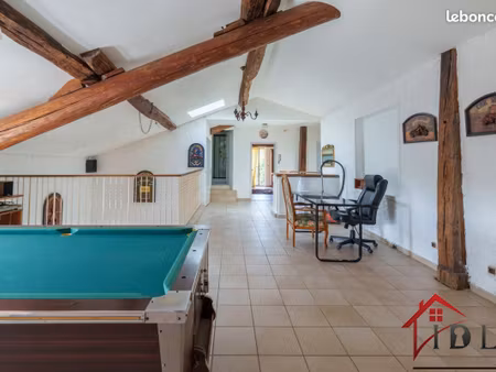 maison 7 pièces 225 m²