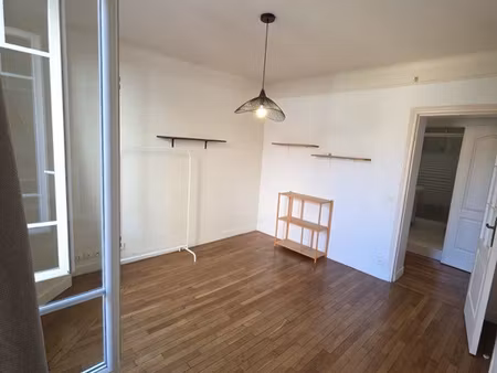 appartement 2/3 pièces de 40 m² – centre-ville de rosny-sous-bois